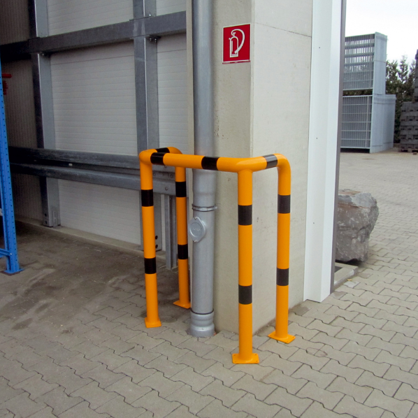 Beschermbeugel Ø76 dubbele hoekbeugel geel zwart omgeving