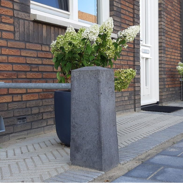 Betonnen Rampaal Dokkum Xl Omgeving