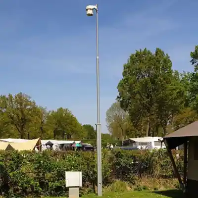 Kantelbare wifi mast 8 meter op camping