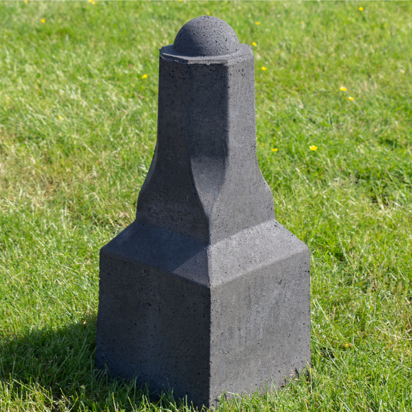 Achthoekige sierpaal klein antraciet beton omgeving (1)