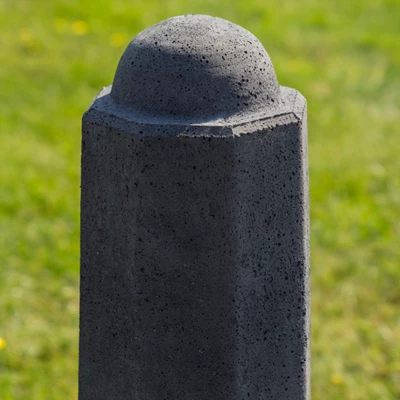 Achthoekige sierpaal groot antraciet beton close up